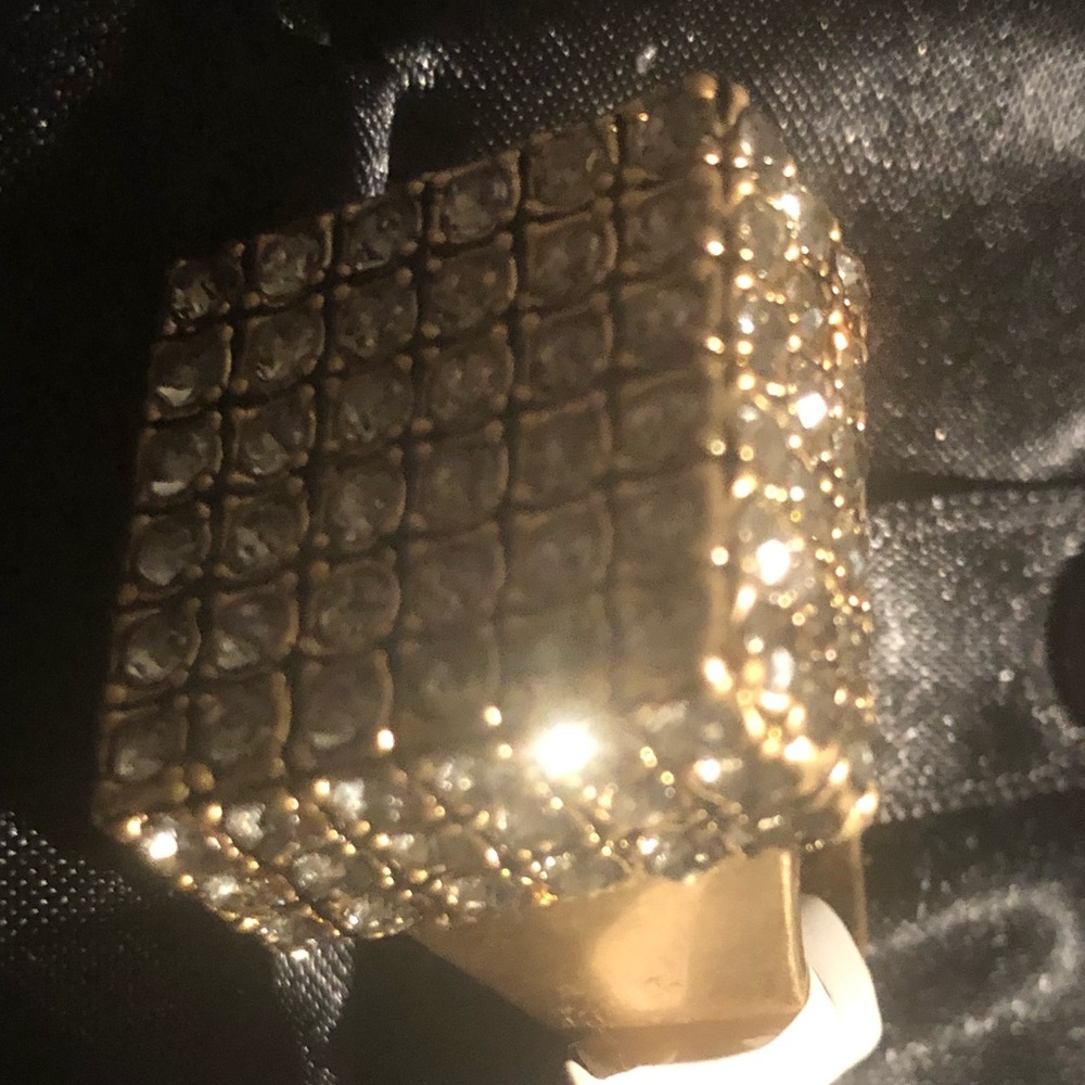 New beautiful lia Sophia statement ring size9